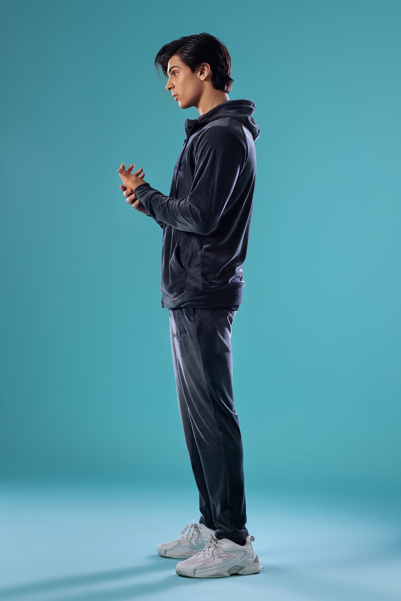 men grey winter track suit in pakistan, grey velvet tracksuits,