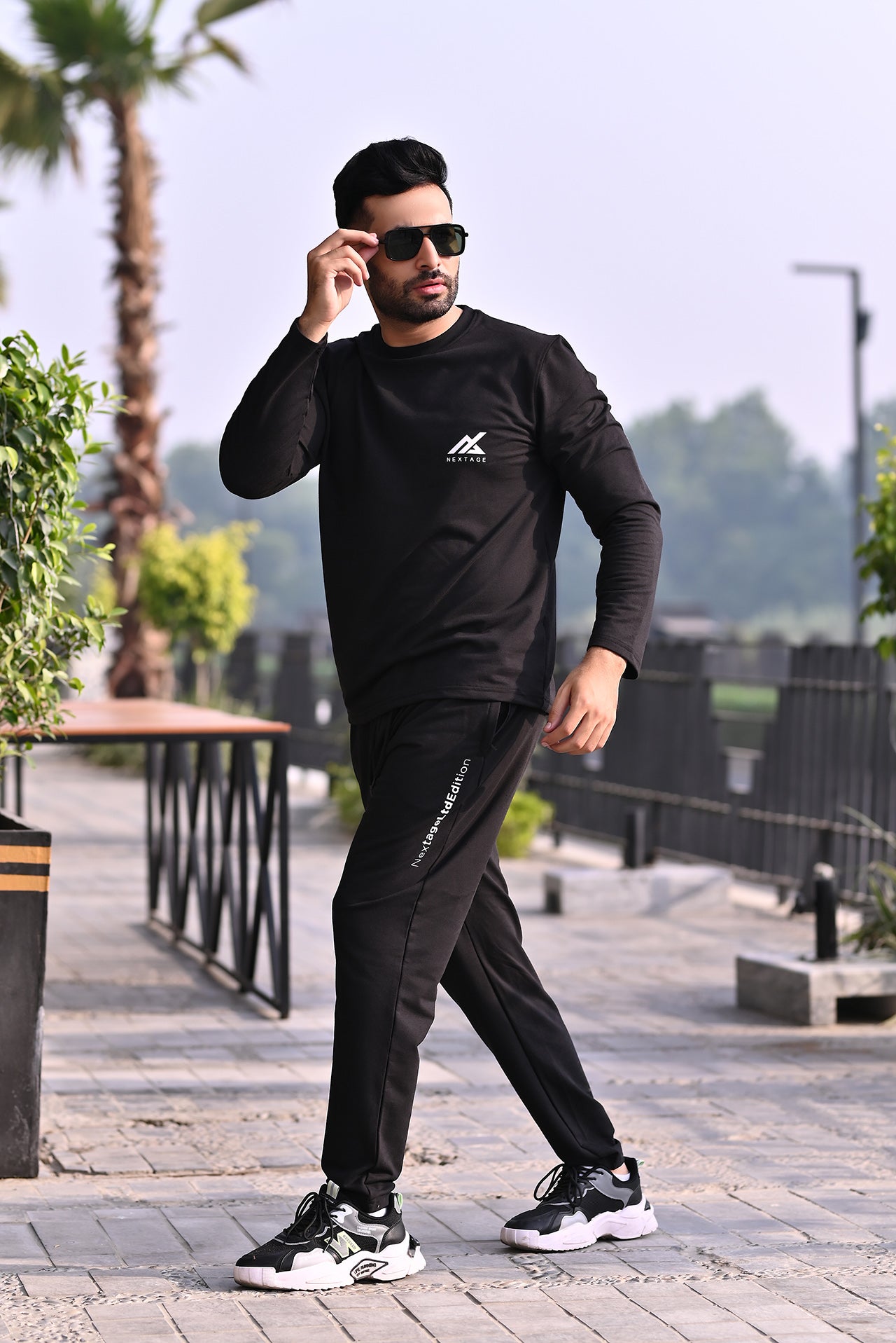 Black discount jogger tracksuit