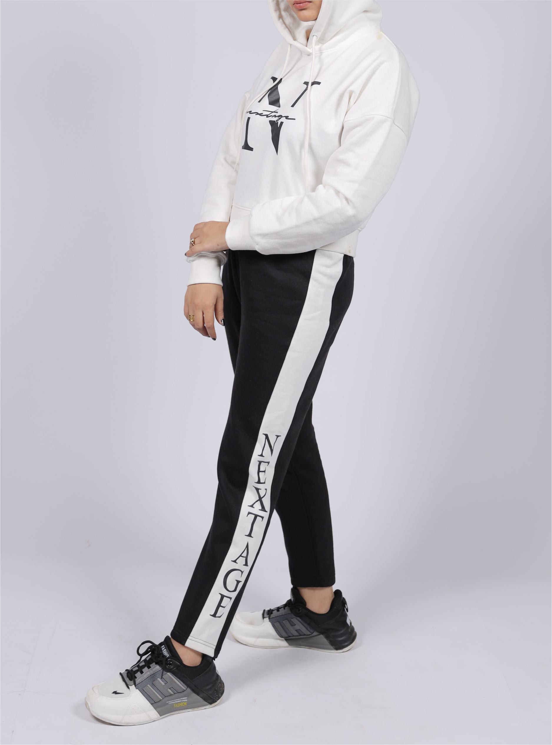 ladies tracksuits online pakistan, ladies tracksuit pakistan,