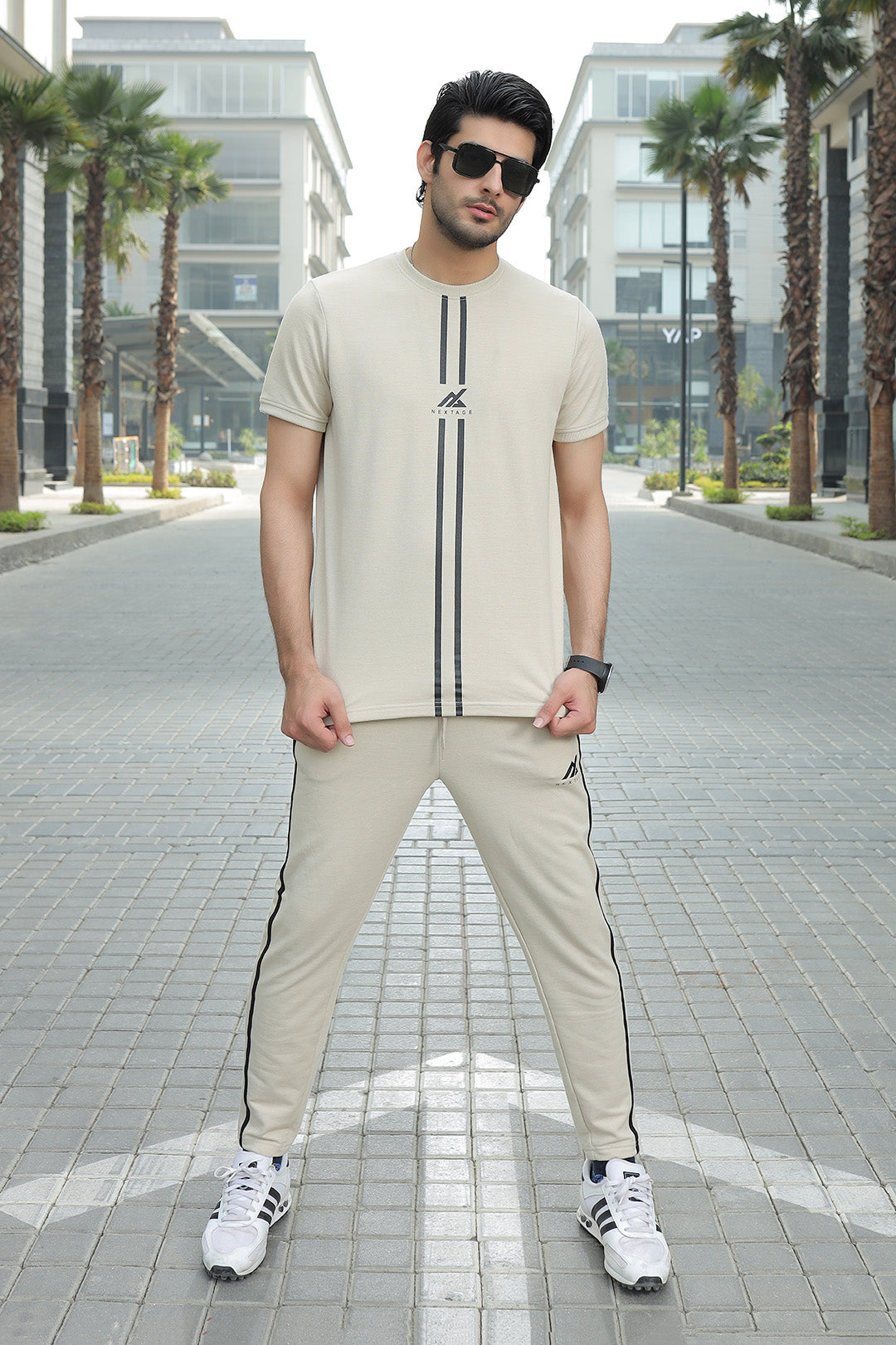 best quality tracksuit for men, Buy online tracksuits pakistan,